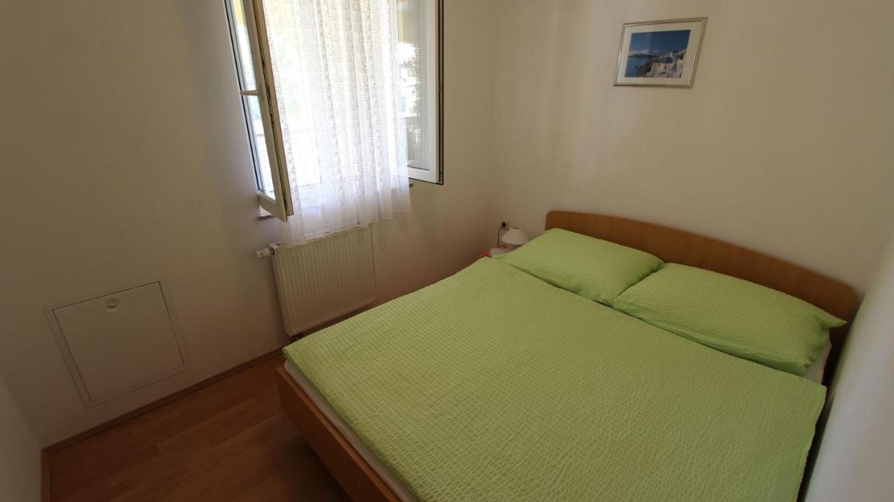 Apartments Serbecic Malinska Eksteriør billede
