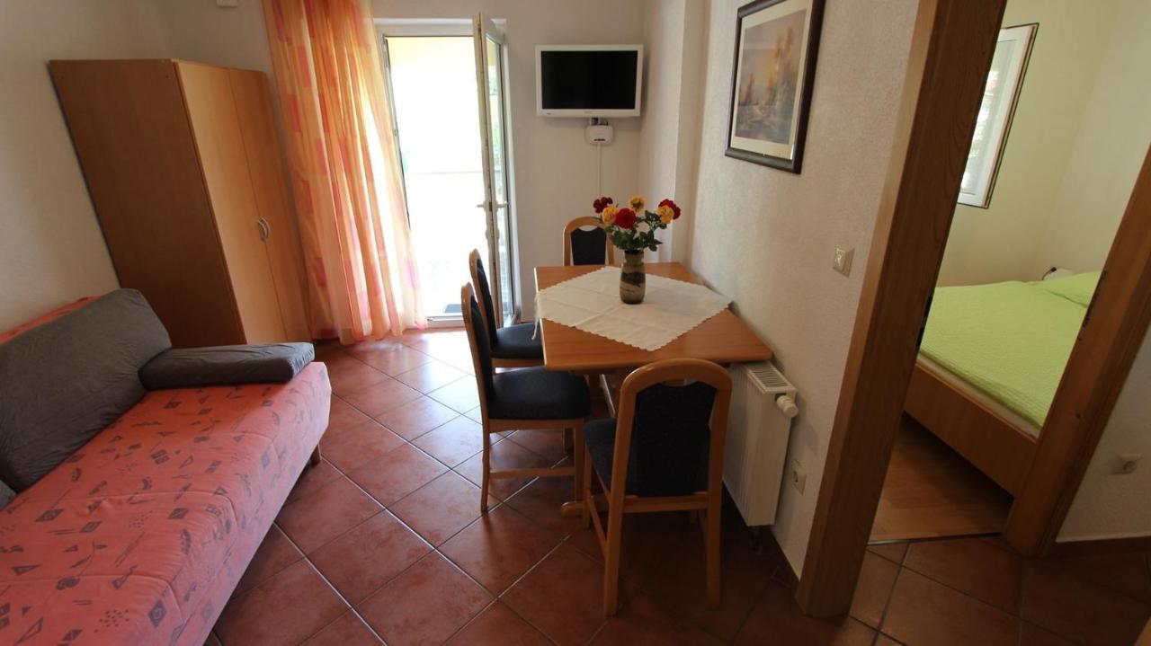 Apartments Serbecic Malinska Eksteriør billede